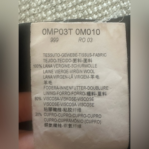 Armani Collezioni Elegant Black Virgin Wool Pants - Picture 5 of 8